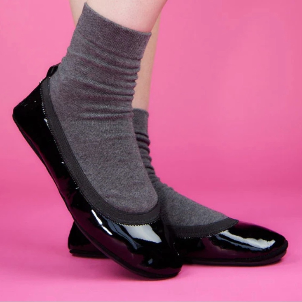 Yosi Samra women’s black faux patent foldable ballet flats 8